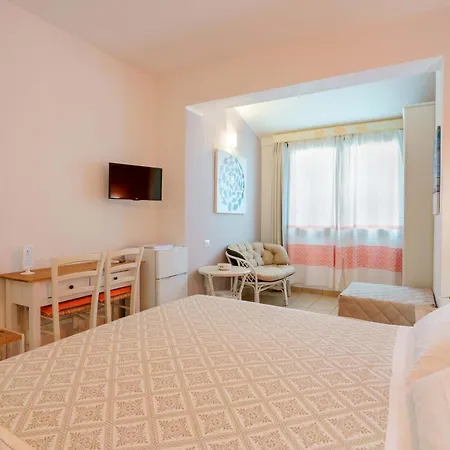 Il Piccolo Giardino & Breakfast ヴィッラシミーウス